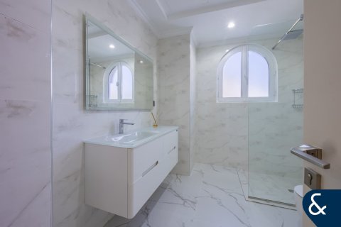 Villa in Garden Homes, Palm Jumeirah, Dubai 4 bedrooms, 612 sq.m. № 76358 - photo 17