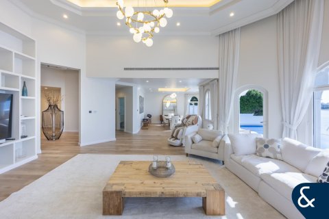 Villa in Garden Homes, Palm Jumeirah, Dubai 4 bedrooms, 612 sq.m. № 76358 - photo 4
