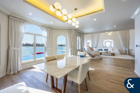Villa in Garden Homes, Palm Jumeirah, Dubai 4 bedrooms, 612 sq.m. № 76358 - photo 2