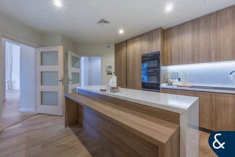 Villa in Garden Homes, Palm Jumeirah, Dubai 4 bedrooms, 612 sq.m. № 76358 - photo 8