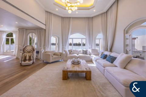 Villa in Garden Homes, Palm Jumeirah, Dubai 4 bedrooms, 612 sq.m. № 76358 - photo 1