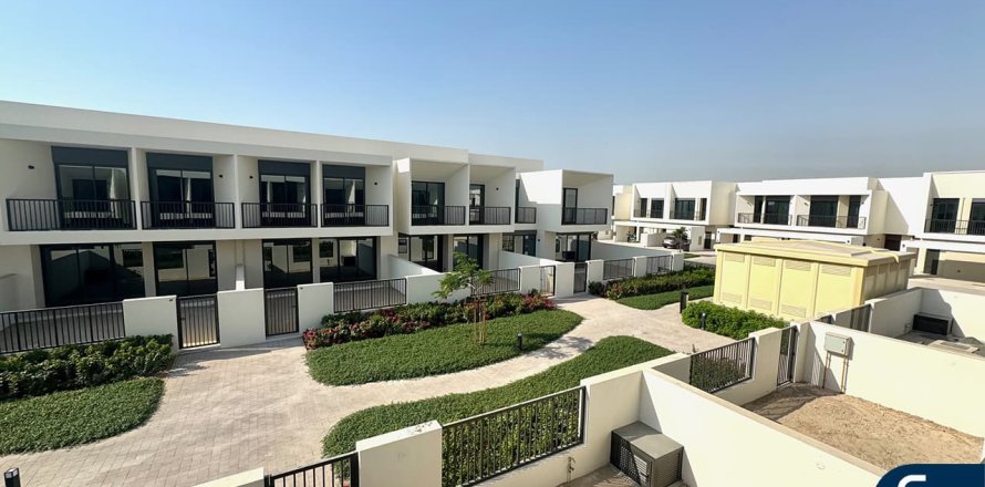 Вилла в Town Square, Дубай, 3 спальни, 174м², № 76356