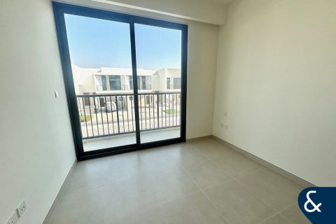 Снять в аренду виллу в Town Square, Дубай: 3 спальни, 174м², № 76356 - фото 7