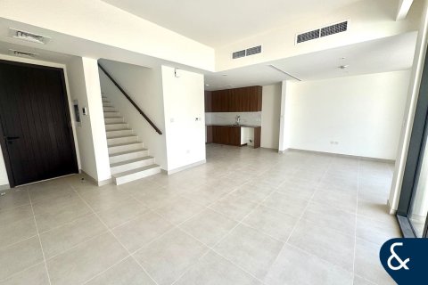 Снять в аренду виллу в Town Square, Дубай: 3 спальни, 174м², № 76356 - фото 3