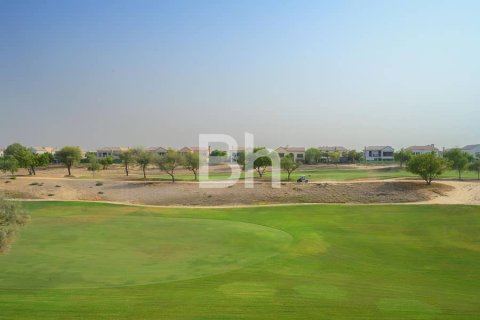 Adosado en Jumeirah Golf Estates, Dubai, 4 dormitorios, 326 m², № 57750 - foto 4