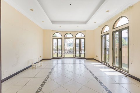 Villa in Palm Jumeirah, Dubai 4 bedrooms, 470 sq.m. № 73107 - photo 4