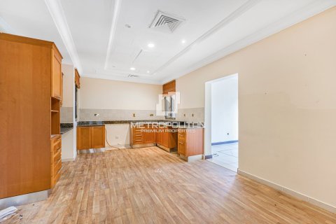 Villa in Palm Jumeirah, Dubai 4 bedrooms, 470 sq.m. № 73107 - photo 13