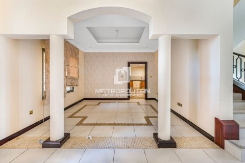 Villa in Palm Jumeirah, Dubai 4 bedrooms, 470 sq.m. № 73107 - photo 10