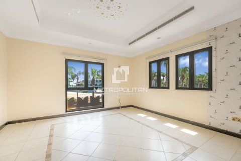 Villa in Palm Jumeirah, Dubai 4 bedrooms, 470 sq.m. № 73107 - photo 17