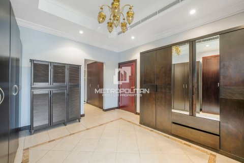 Villa in Palm Jumeirah, Dubai 4 bedrooms, 470 sq.m. № 73107 - photo 19
