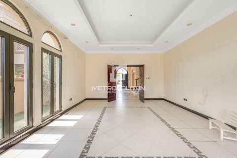 Villa in Palm Jumeirah, Dubai 4 bedrooms, 470 sq.m. № 73107 - photo 8