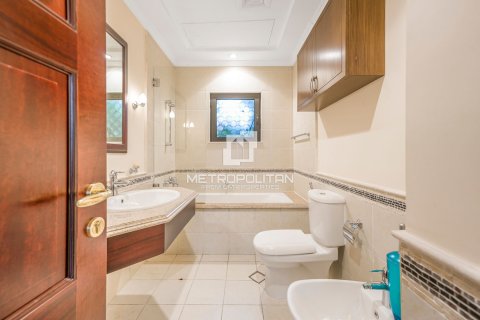 Villa in Palm Jumeirah, Dubai 4 bedrooms, 470 sq.m. № 73107 - photo 27