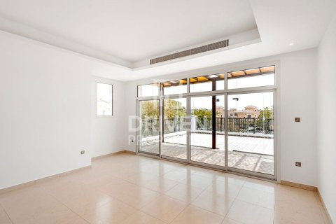 Villa en The Villa, Dubai, 6 dormitorios, 790 m², № 18875 - foto 18