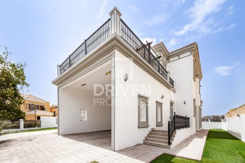 Villa en The Villa, Dubai, 6 dormitorios, 790 m², № 18875 - foto 2