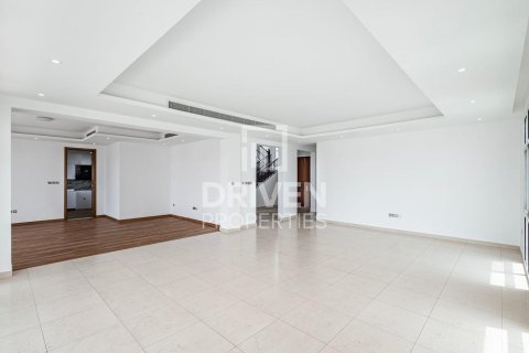 Villa en The Villa, Dubai, 6 dormitorios, 790 m², № 18875 - foto 3