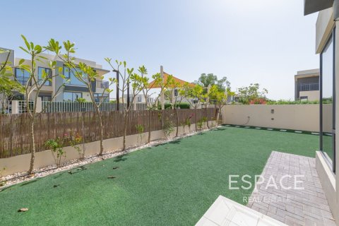 Townhouse in Dubai Hills Estate, Dubai 4 bedrooms, 229 sq.m. № 62261 - photo 18
