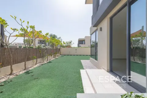 Townhouse in Dubai Hills Estate, Dubai 4 bedrooms, 229 sq.m. № 62261 - photo 2