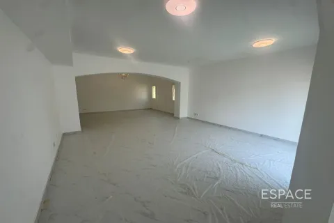 Villa en Meadows 1, Meadows, Dubai, 4 dormitorios, 390 m², № 62160 - foto 3