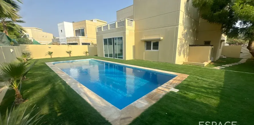 Villa en Meadows 1, Meadows, Dubai, 4 dormitorios, 390 m², № 62160