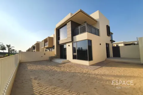 Adosado en Dubai Hills Estate, Dubai, 4 dormitorios, 229 m², № 62159 - foto 1