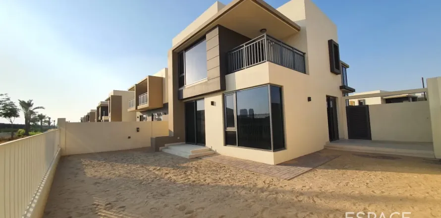 Adosado en Dubai Hills Estate, Dubai, 4 dormitorios, 229 m², № 62159
