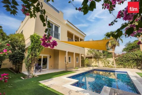 Villa en Dubai, 5 dormitorios, 561.6 m², № 69400 - foto 8