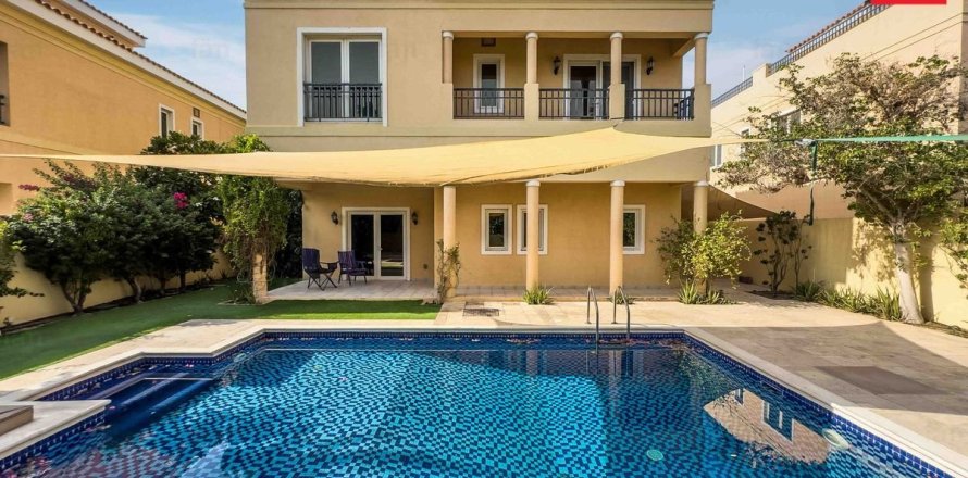 Villa en Dubai, 5 dormitorios, 561.6 m², № 69400