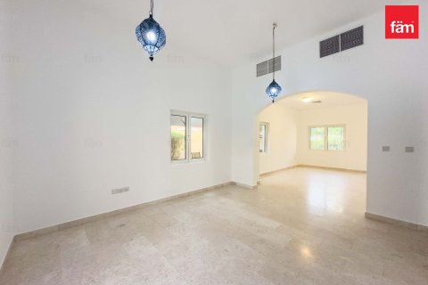 Villa en Dubai, 5 dormitorios, 561.6 m², № 69400 - foto 10