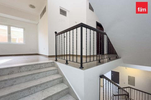 Villa en Dubai, 5 dormitorios, 561.6 m², № 69400 - foto 26