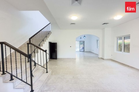 Villa en Dubai, 5 dormitorios, 561.6 m², № 69400 - foto 11