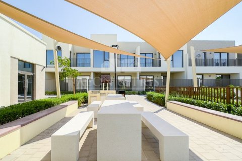 Villa in EMAAR South, Dubai South (Dubai World Central), Dubai 4 bedrooms, 236 sq.m. № 61208 - photo 5