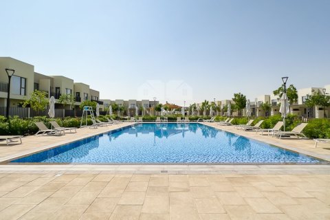 Villa in EMAAR South, Dubai South (Dubai World Central), Dubai 4 bedrooms, 236 sq.m. № 61208 - photo 4