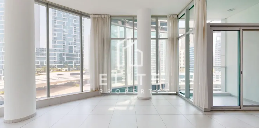 Квартира в Дубае, 2 спальни, 105м², № 60084