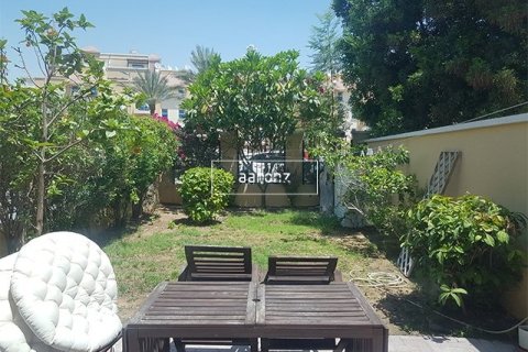Townhouse in Jumeirah Village Circle, Dubai 1 bedroom, 180 sq.m. № 18283 - photo 16