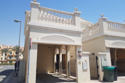 Townhouse in Jumeirah Village Circle, Dubai 1 bedroom, 180 sq.m. № 18283 - photo 1