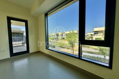 Снять в аренду виллу в Дубай Хилс Эстейт, Дубай: 5 спален, 254.1м², № 18300 - фото 13