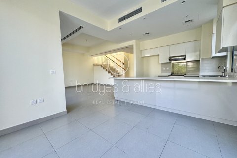 Снять в аренду виллу в Дубай Хилс Эстейт, Дубай: 5 спален, 254.1м², № 18300 - фото 7
