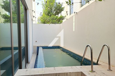 Villa en Jumeirah, Dubai, 5 dormitorios, 591 m², № 18309 - foto 15
