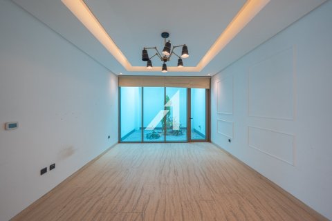 Villa en Jumeirah, Dubai, 5 dormitorios, 591 m², № 18309 - foto 3