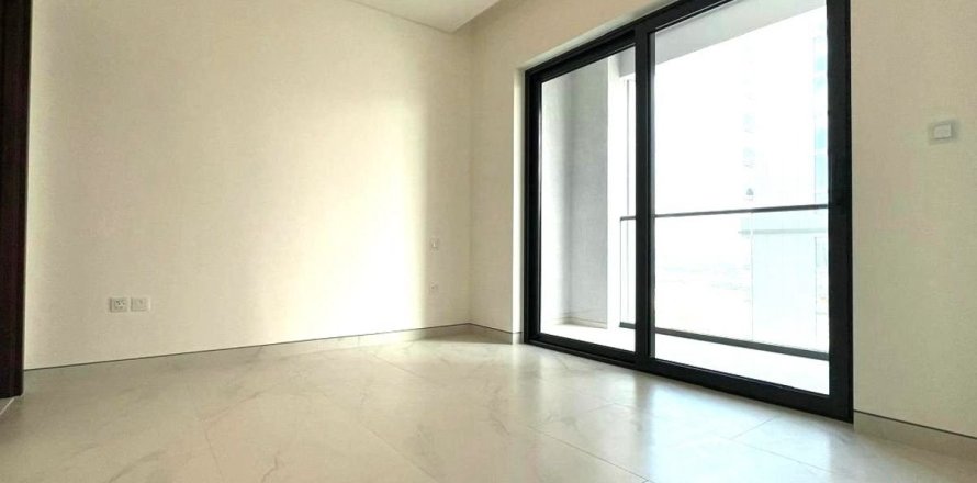 Квартира в Дубае, 2 спальни, 130.2м², № 77714