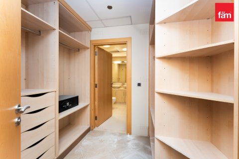 Снять в аренду квартиру в Пальме Джумейре, Дубай: 2 спальни, 150.1м², № 93710 - фото 8