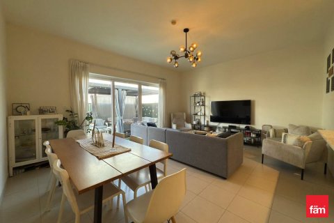 Купить квартиру в Дубае: 3 спальни, 212.6м², № 93711 - фото 1