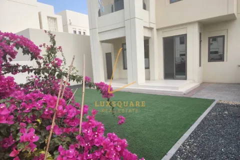 Villa in Mira Oasis, Reem, Dubai 3 bedrooms, 283 sq.m. № 69247 - photo 2