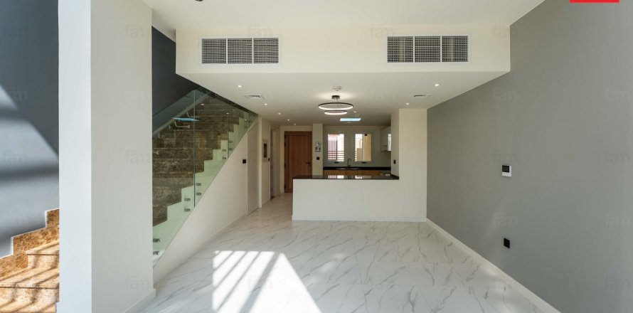 Adosado en Dubai, 2 dormitorios, 136.5 m², № 141963