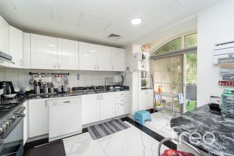 Adosado en The Springs, Dubai, 3 dormitorios, 228.08 m², № 138102 - foto 5