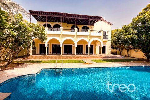 Вилла в The Villa, Дубай, 5 спален, 611.21м², № 138087