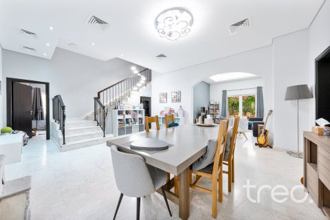 Villa in Hacienda, The Villa, Dubai 5 bedrooms, 371.61 sq.m. № 138095 - photo 6