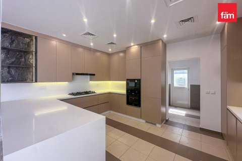 Villa in Dubai 5 bedrooms, 562.7 sq.m. № 93583 - photo 9