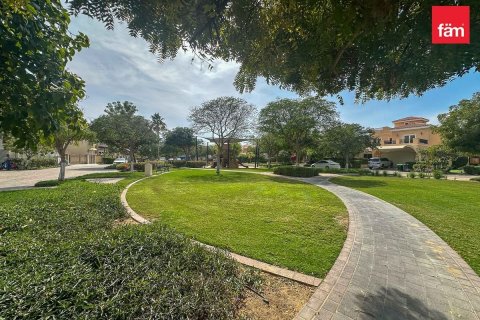 Villa in Dubai 5 bedrooms, 562.7 sq.m. № 93583 - photo 25