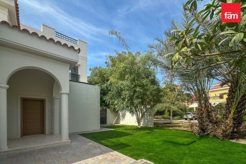Villa in Dubai 5 bedrooms, 562.7 sq.m. № 93583 - photo 26